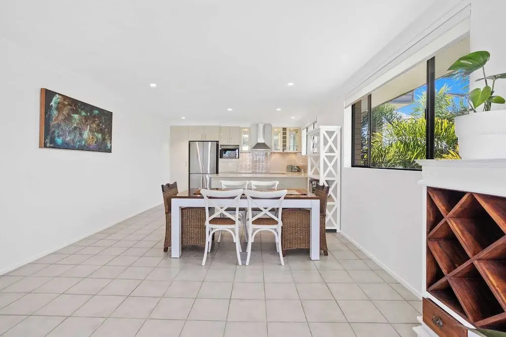 Seascape - Hosted by Burleigh Letting