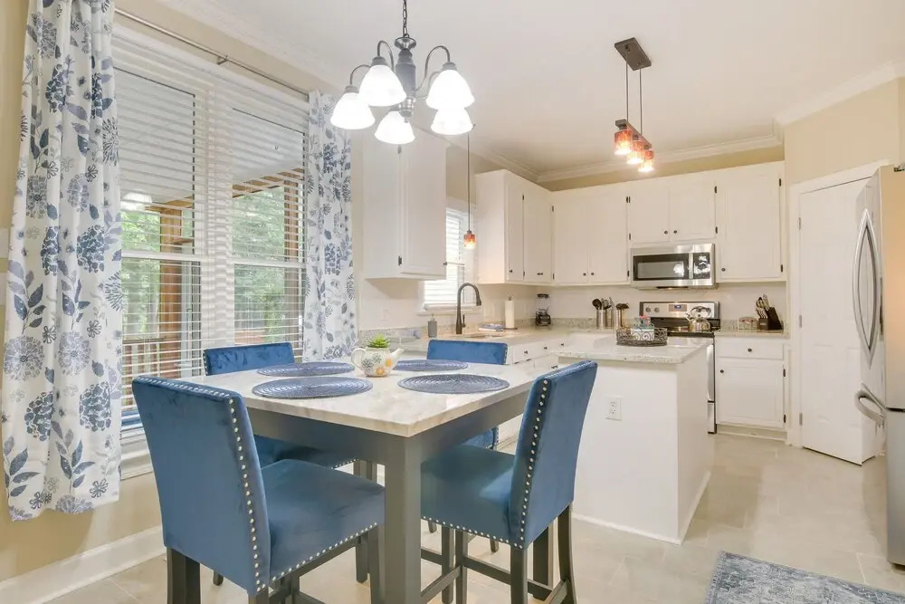 Lakefront Raleigh Retreat ~ 7 Mi to Downtown!