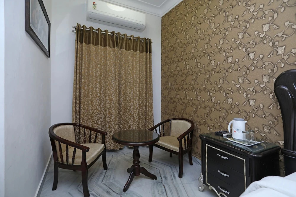 OYO 9540 Home Heritage near City Palace
