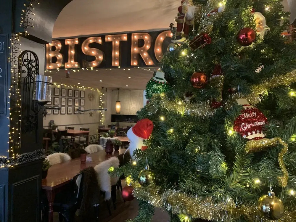 Le Bistro