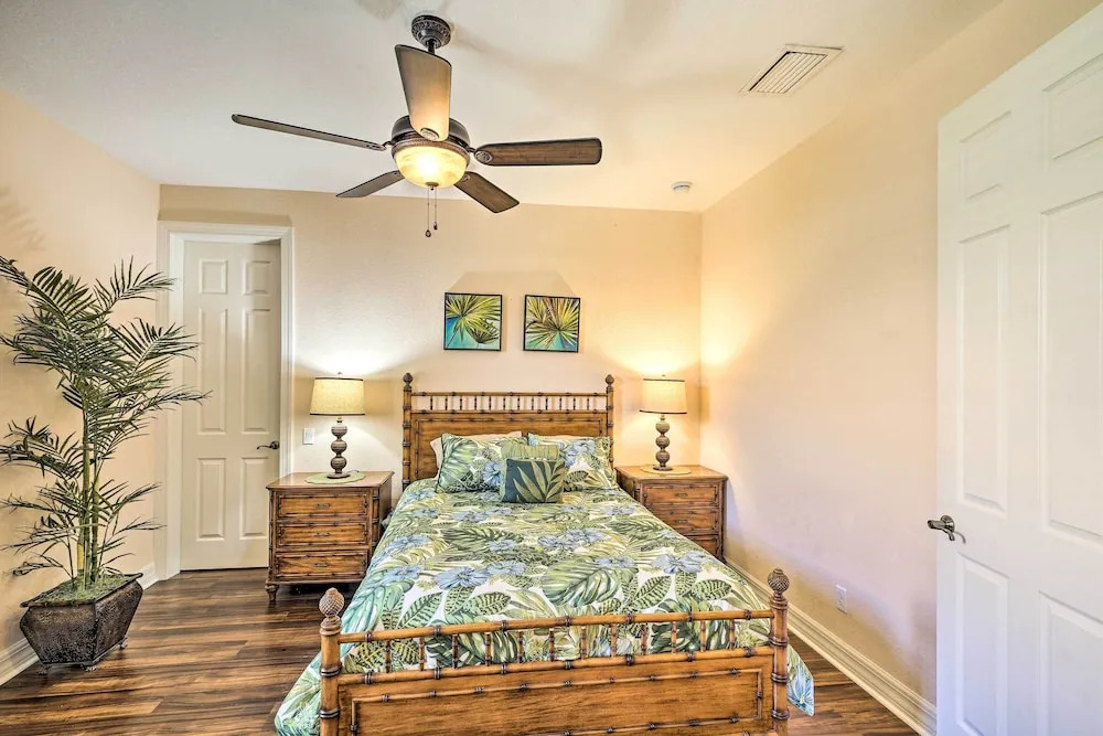 3 Mi to Downtown Cape Coral: Canal-Front Villa