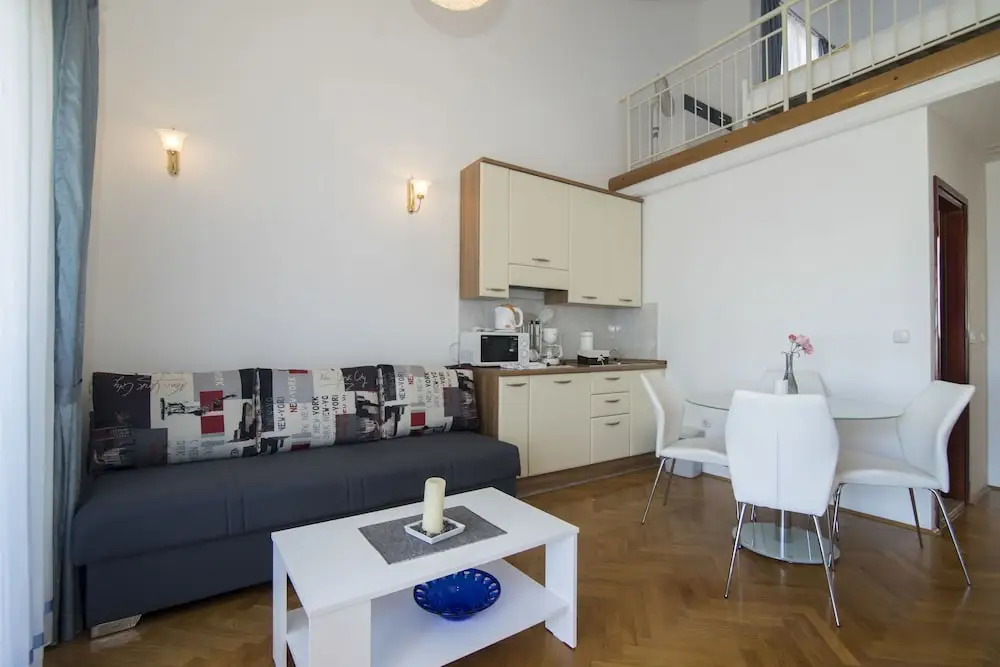 Apartments and Rooms Kapulica
