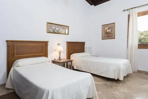 Villa El Palmeral Casa con piscina en Petra