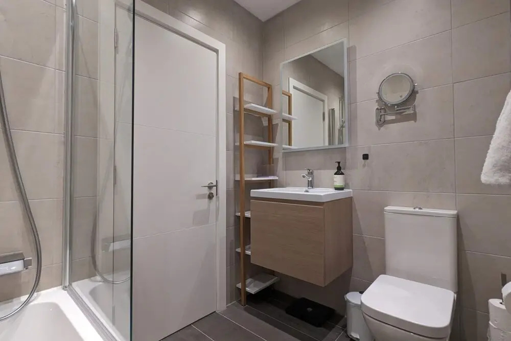 Adelphi Townhouse Contemporary 2 Bed 1 Bath 1 WC