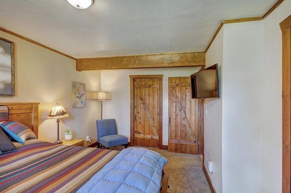 Whispering Pines - 4 Br Home