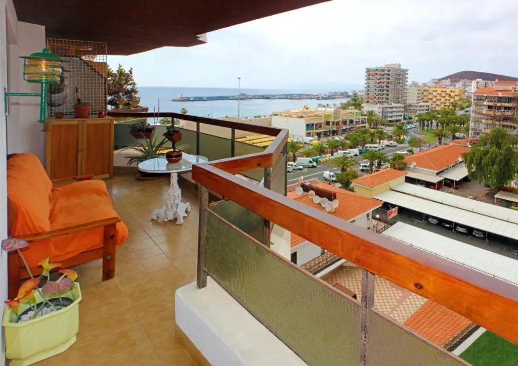 Apartment with 3 bedrooms in Arona with wonderful sea view shared pool furnished terrace 600 m from the beach