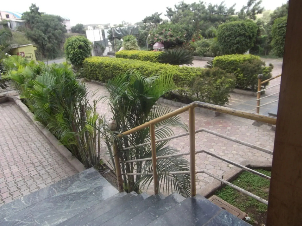 Samruddhi and Shree Inn Lodge