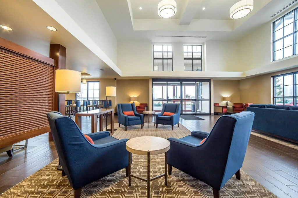 Comfort Suites Airport-University