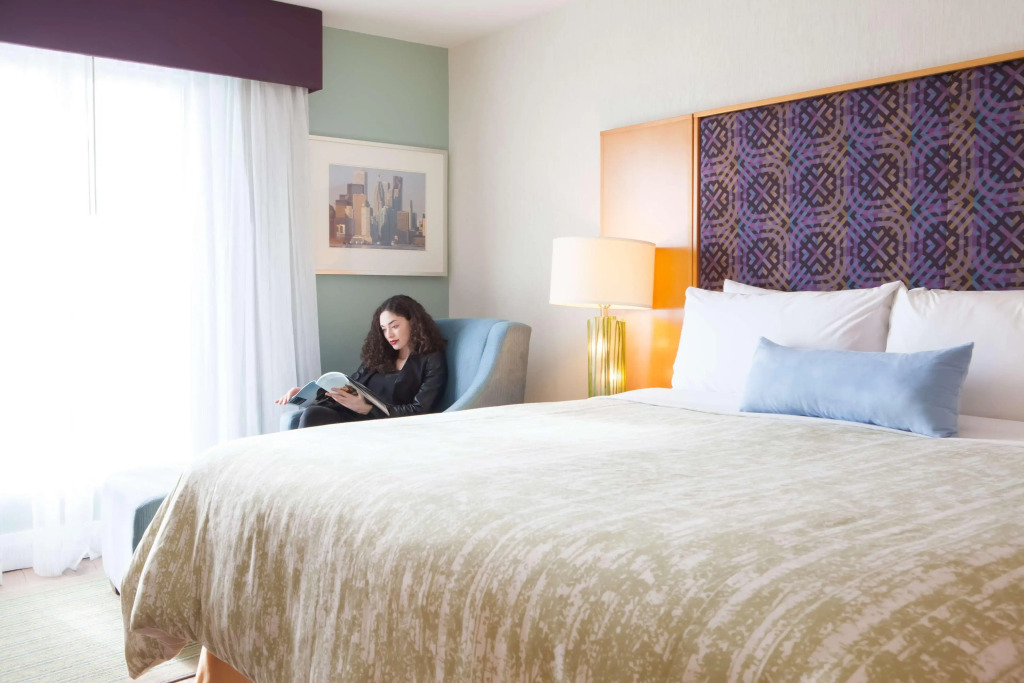Best Western Premier Toronto Airport Carlingview Hotel