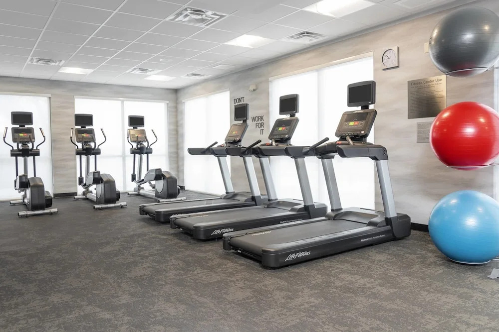 Fairfield Inn & Suites by Marriott Fair Oaks Farms