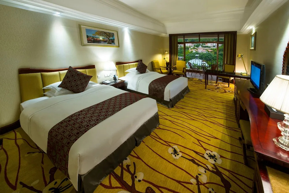 Guangzhou Phoenix City Hotel