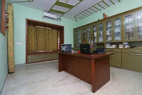 Love Guest House By OYO Rooms