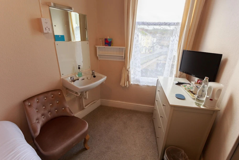 Bridge Guest House