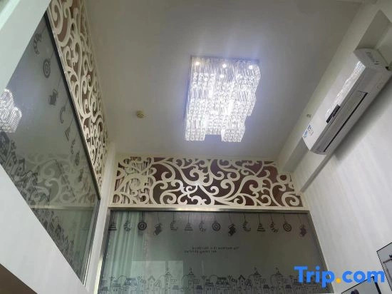 Yingbao Duplex Apartment (Beijing Capital Airport Linhe Development Zone Branch)