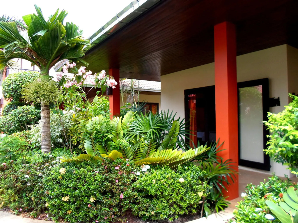 Baan Tropicana