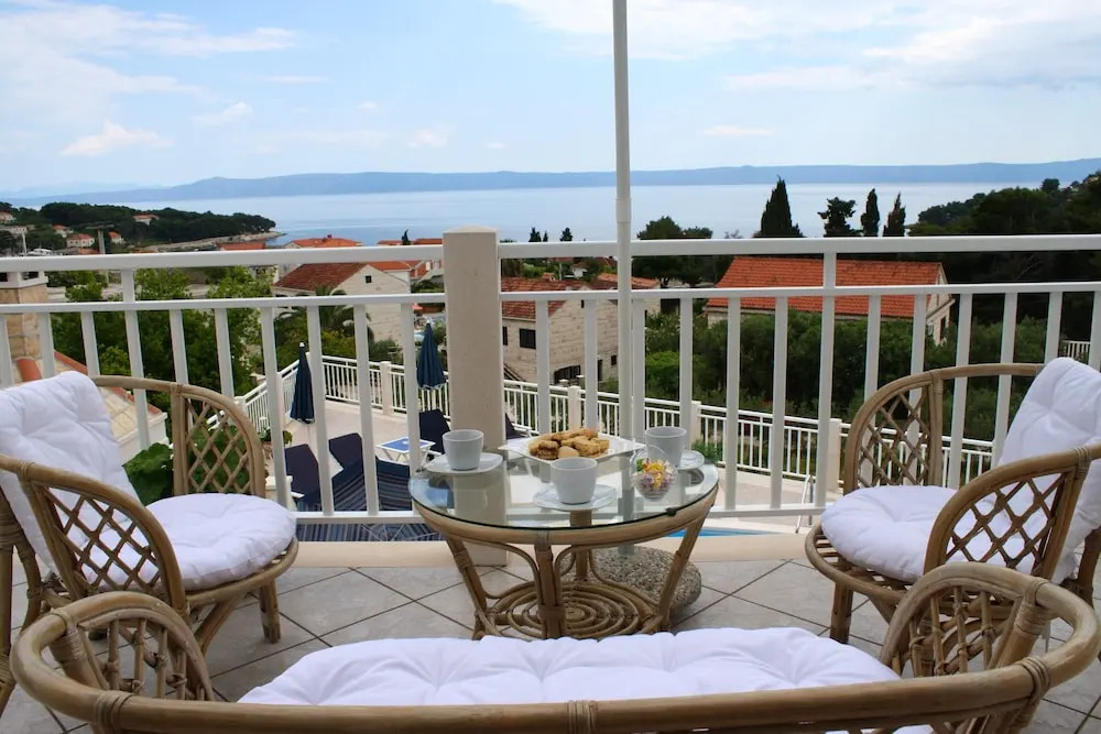 Villa With 4 Bedrooms in Brac, With Wonderful sea View, Private Pool,
