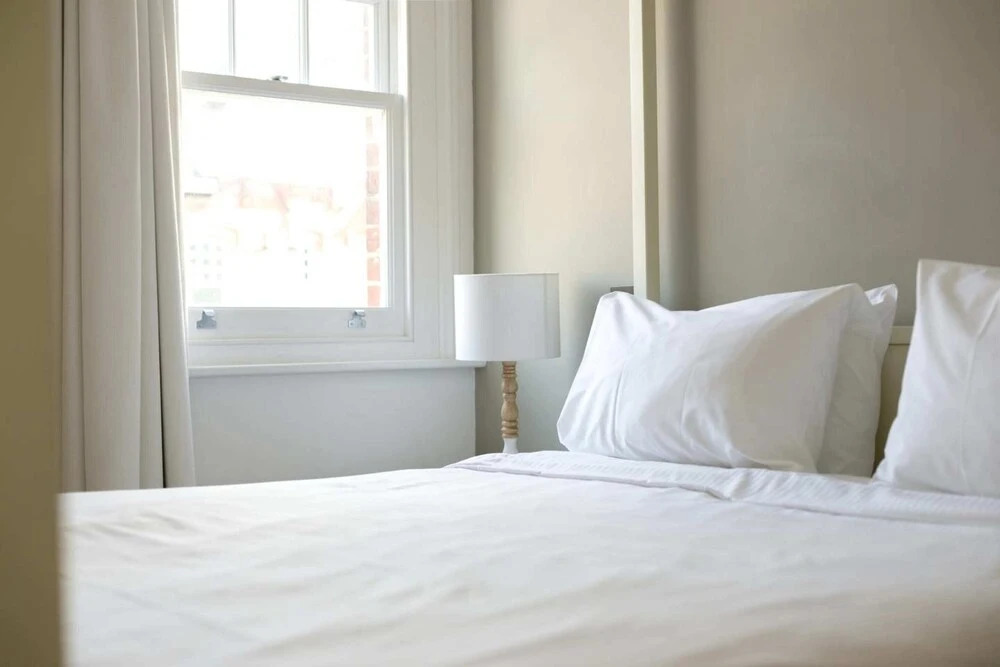 Luxury 2BR Penthouse in West Kensington W/terrace