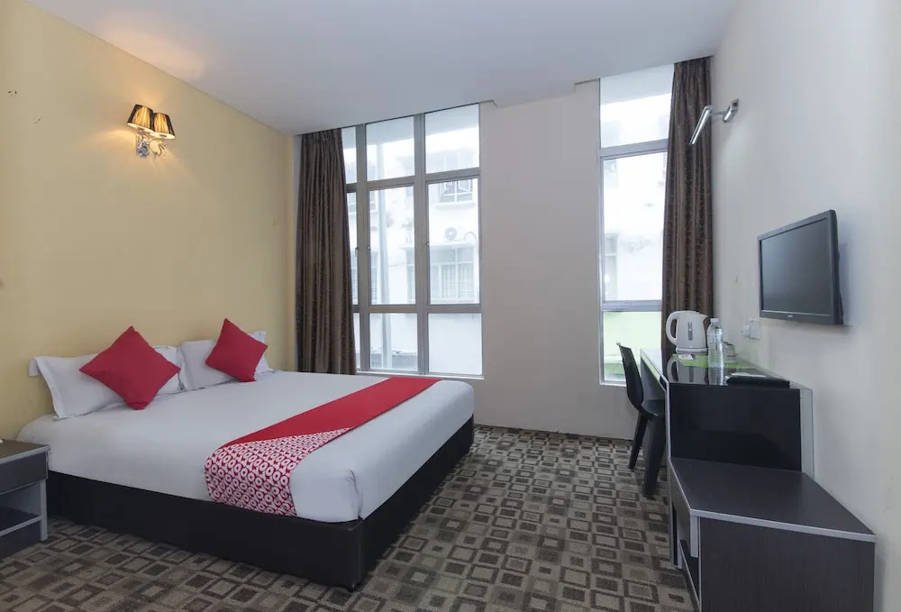 OYO 489 Pegasus Inn Hotel