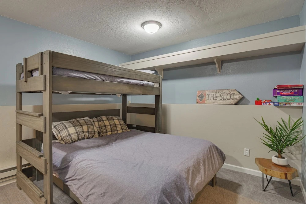 Updated Townhome Near Main Street, 10 Mi to Breck!