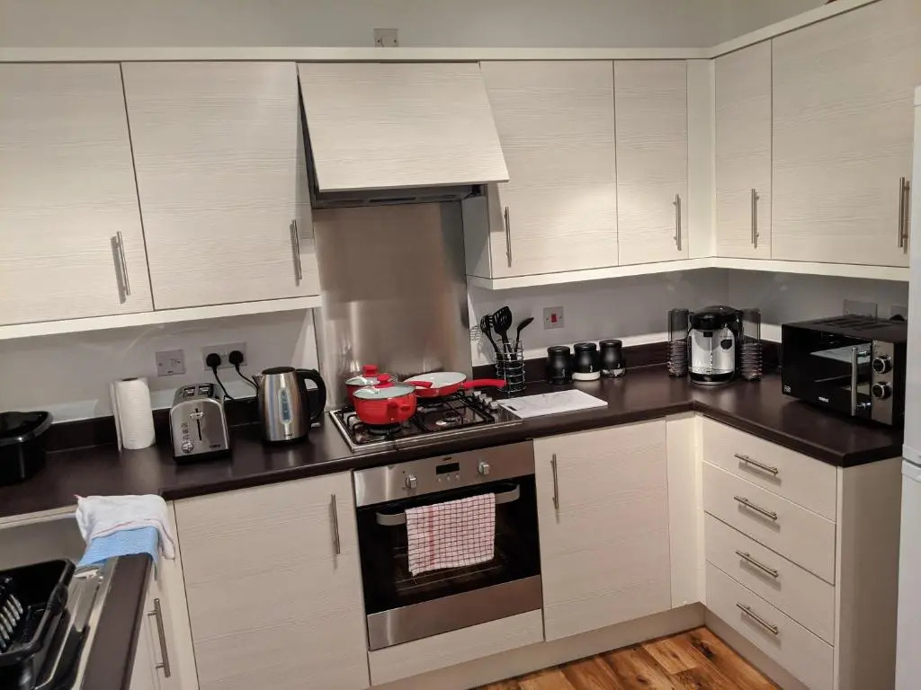 MBIZ Apartment - En-suite with Allocated Parking
