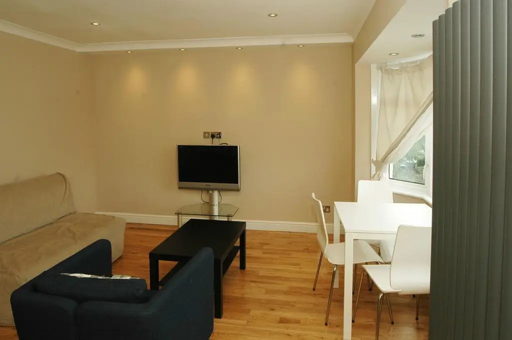 Sutton Place Apartments