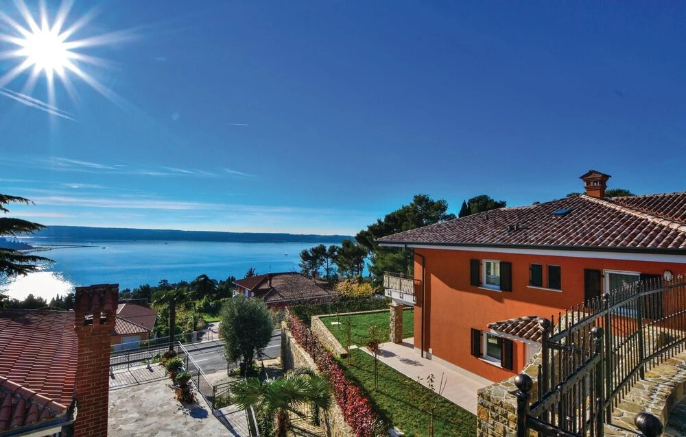 Nice Apartment in Portoroz With Wifi and 1 Bedrooms