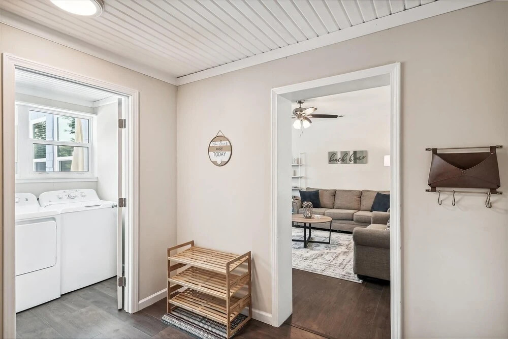 Cove Cottage - 3 Bedroom w/Private Pool. Sleeps 6. Quiet Community, Close to Fishing Marinas. 3 Home by RedAwning