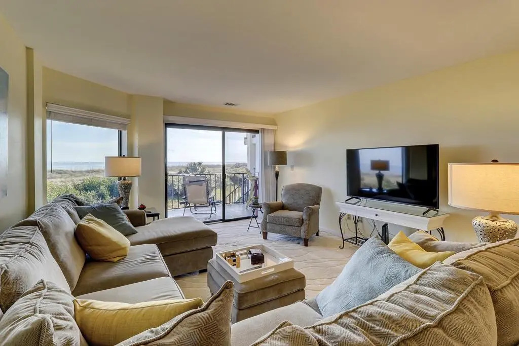 103 Sea Cloisters Oceanfront 2 BR condo