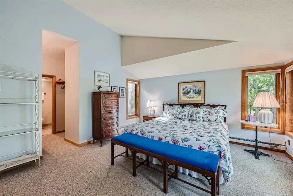 2151 The Pines 2 Bedroom Condo by RedAwning