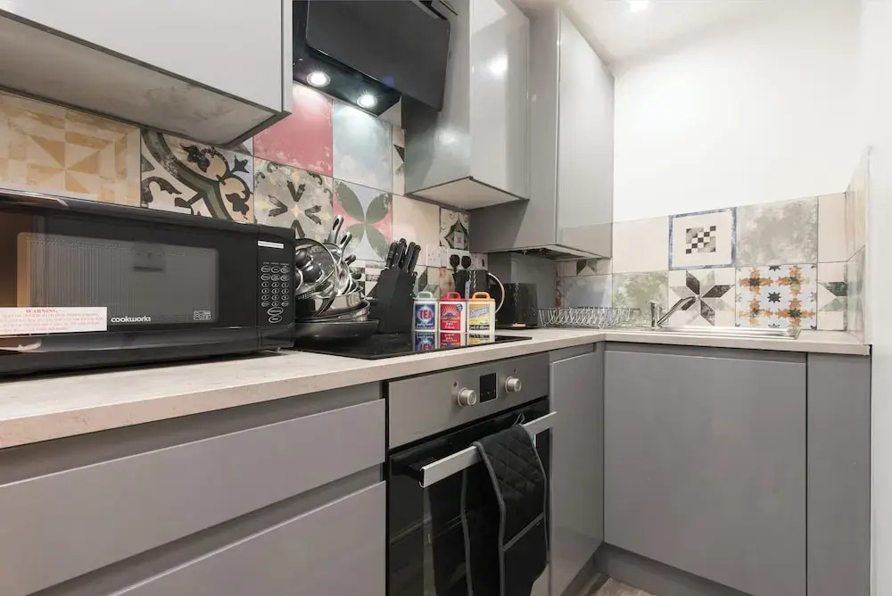 Tranquil Derby 2 Bedroom Apartment Retreat