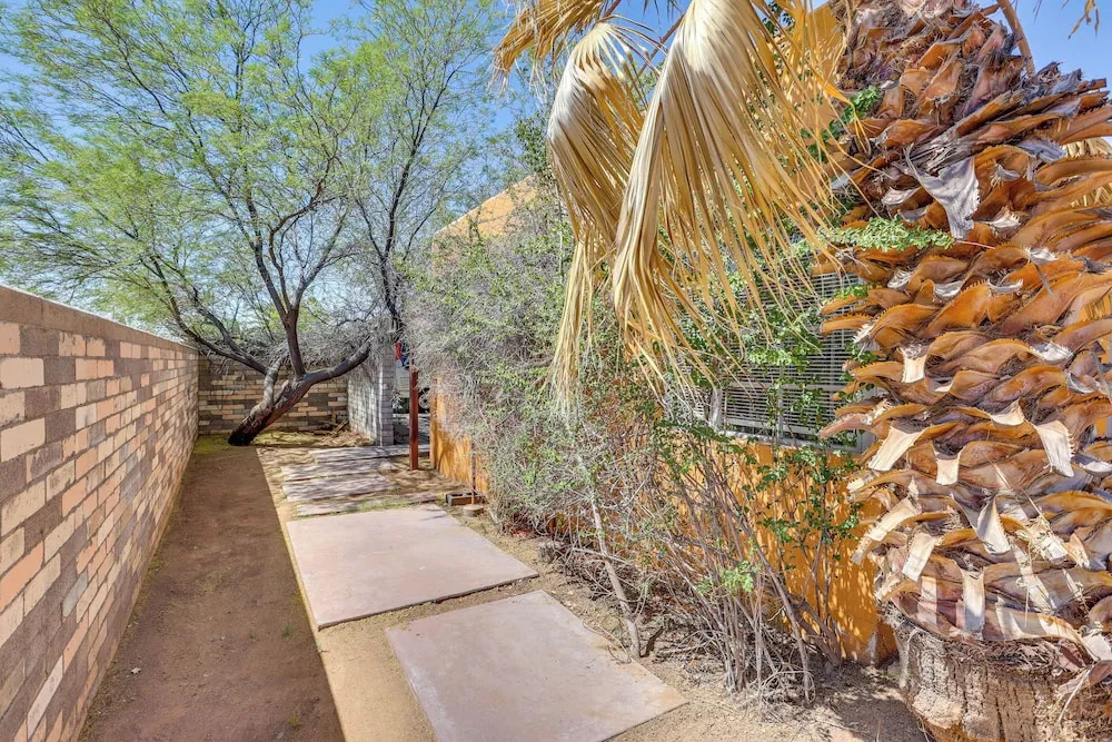 Central & Quaint Phoenix Condo - Pets Welcome!