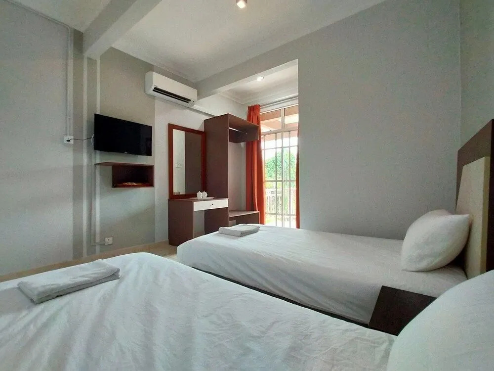 OYO 89934 Rose Village Inn & Spa