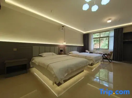 Zhaoxing Dongzhai Lv'anju Inn