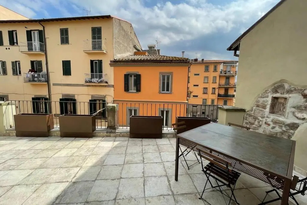 DOMUS TUSCIA APARTMENTS Via Estrema 2
