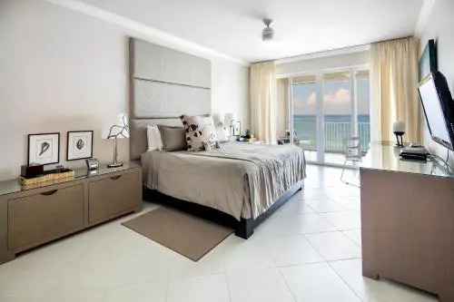 Beachfront 3Br Skyyard Ocean Views, Pool, Tv