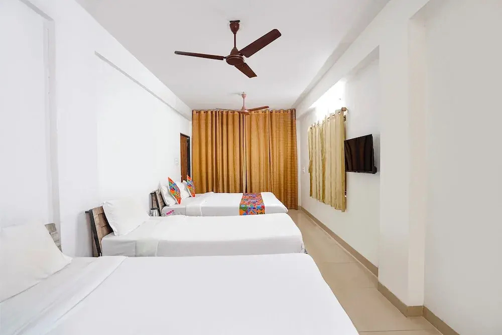 FabHotel Relax - Opp Hotel Leela