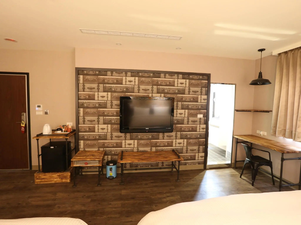 Central Hotel