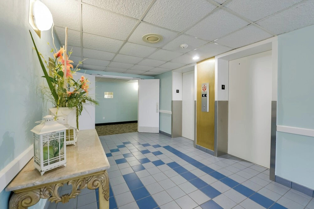 Simple North Wildwood Condo - Steps to Beach!