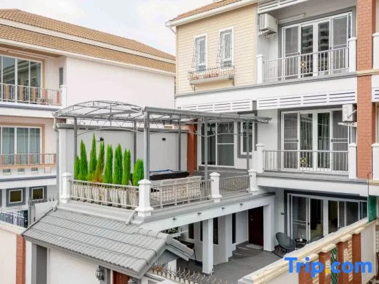 The Terrace Pratumnak 205
