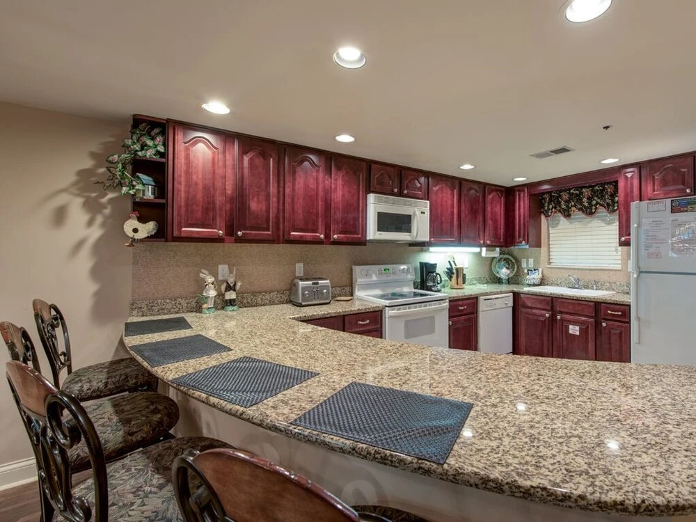 Roaring Romance - Two Bedroom Condo