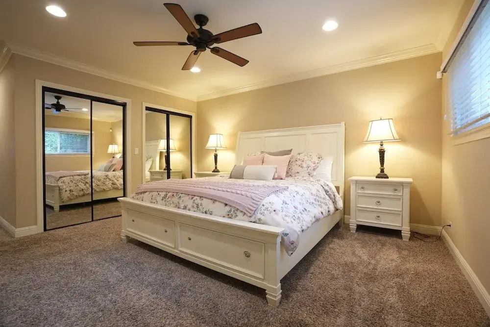 Incredible Estate 5 Bedrooms 3 Bathroom W/resort Style Rock Pool & Jacuzzi