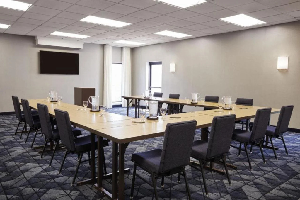 Courtyard by Marriott St. Louis Downtown West