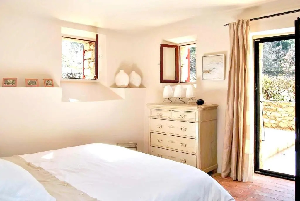 Villa élégante avec piscine privée à Ansouis, vues montagne