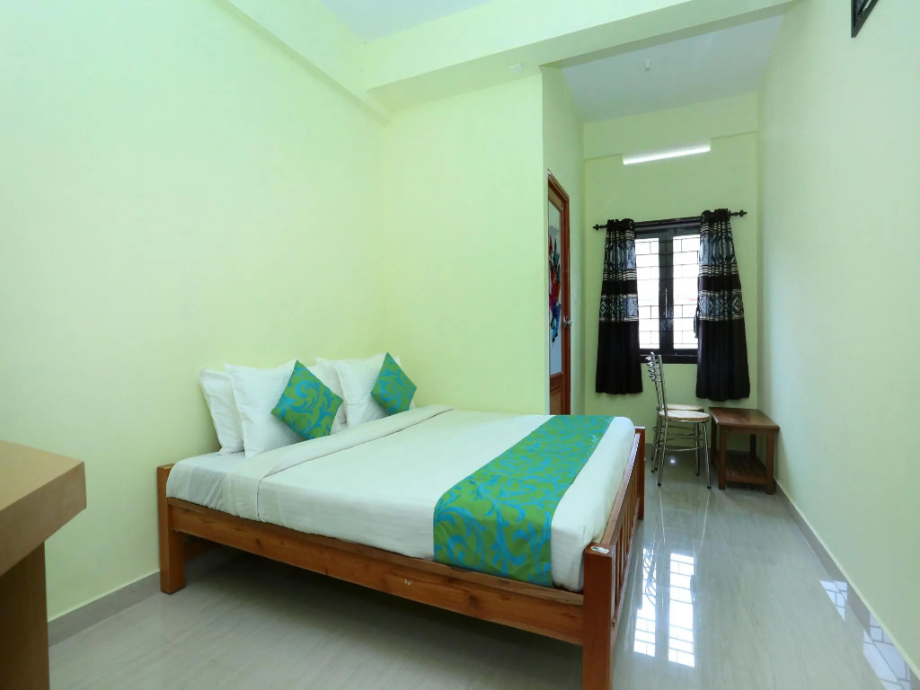 OYO 10840 Hotel Periyar Towers