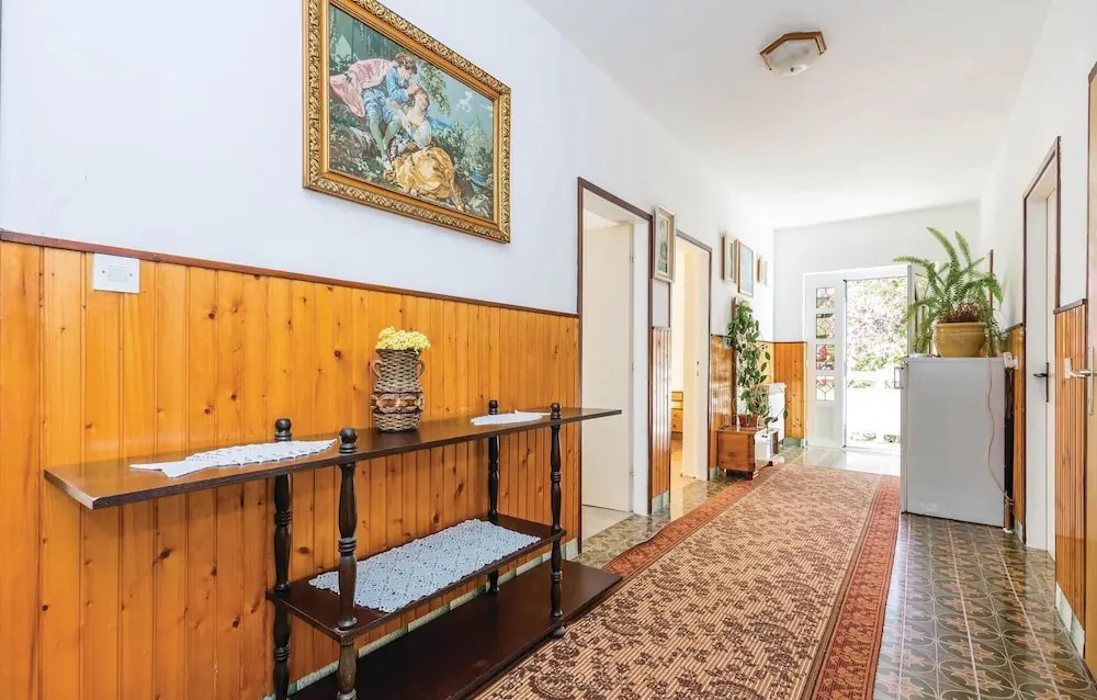 Stunning Home in Rab With Wifi and 4 Bedrooms