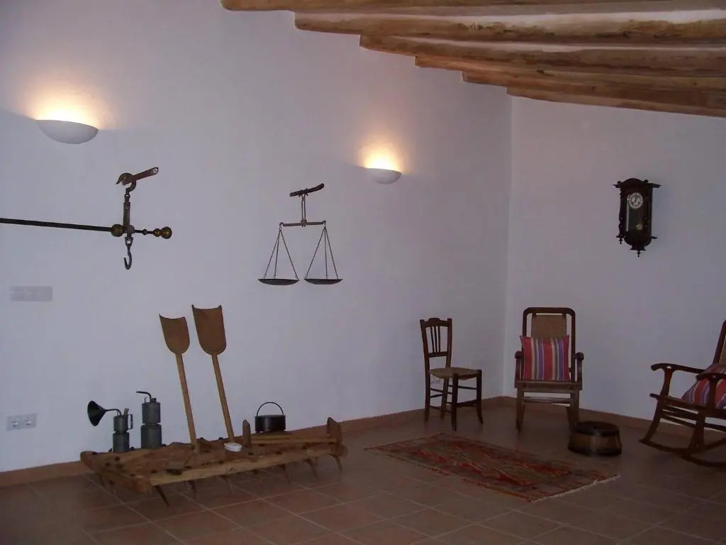 Beautiful Rustic Mallorcan House With Private Pool Near Cas Concos