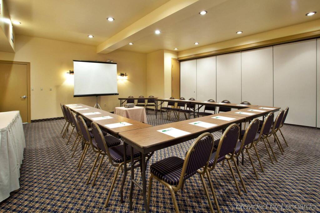 Holiday Inn Express & Suites Opelousas by IHG