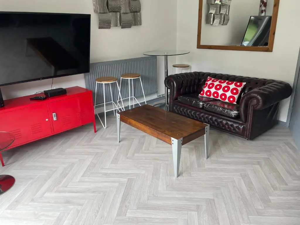Arena Central - 6 Beds 2 Bathrooms Parking Space