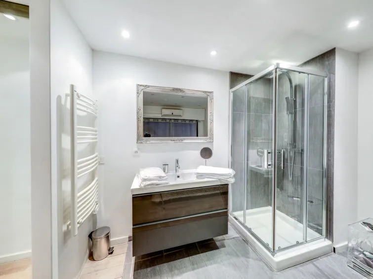 Apartment Rue Du Commandant Guichard