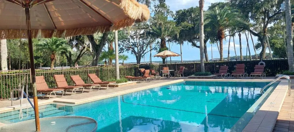 Tropical Marina & Resort on Lake Beresford